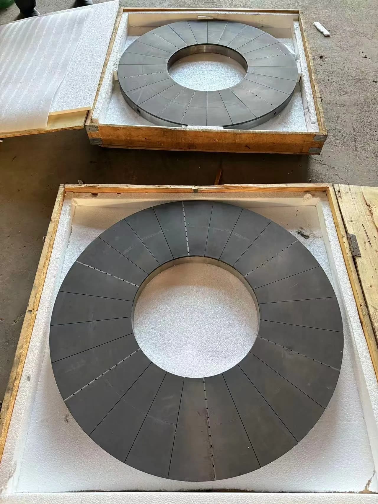 custom large grinding wheel in wooden export case
